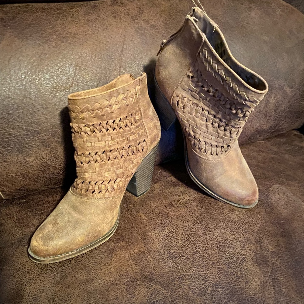 Fergalicious booties. Soo cute!